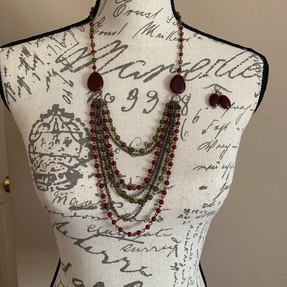 Necklace and earring set
